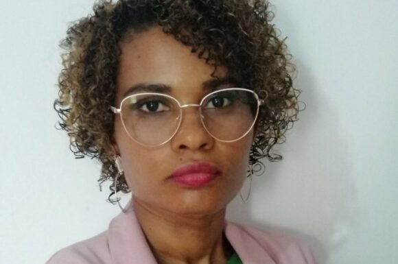 Ex-aluna da UNICA defende tese de mestrado em Portugal universidade de Évora